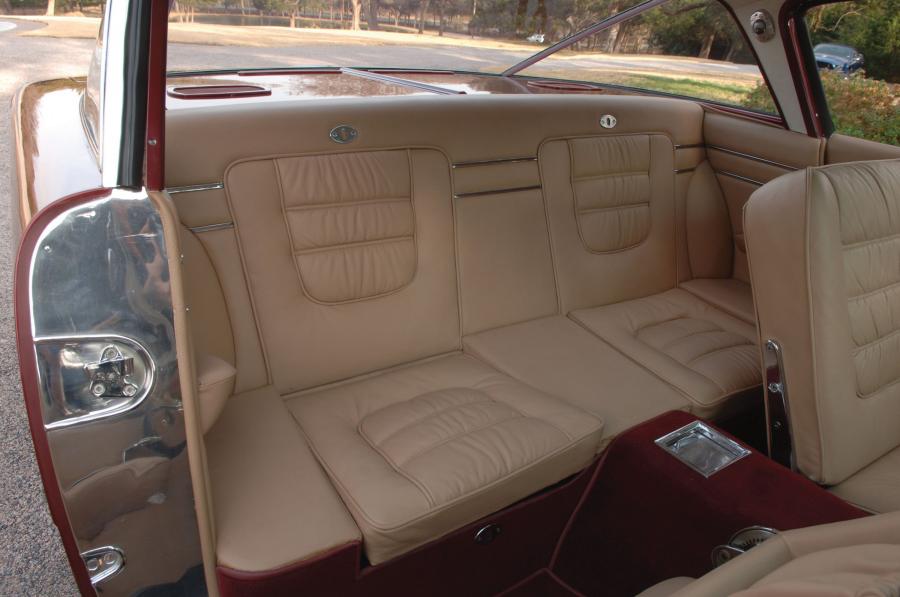  Dual-Ghia L6.4 Coupe 1963 года  (фото 11 из 25)
